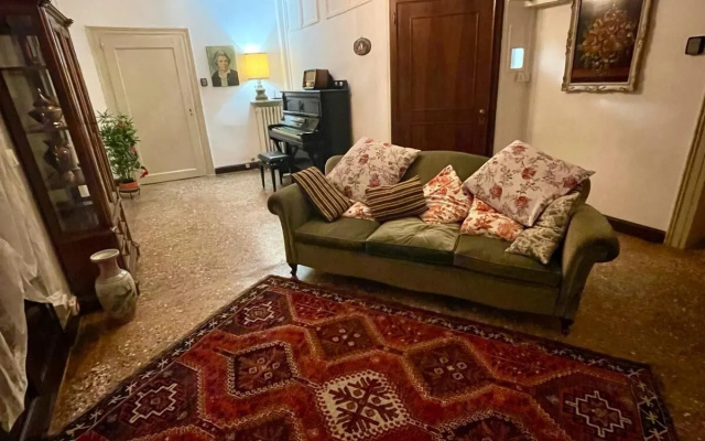 Cool Venice Apartment