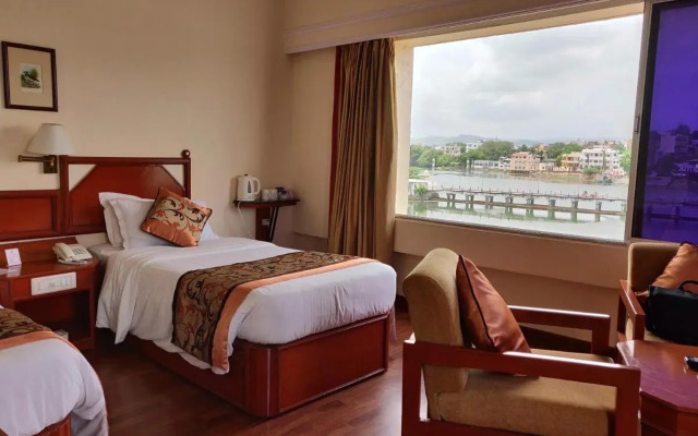 Raj Darshan Hotel