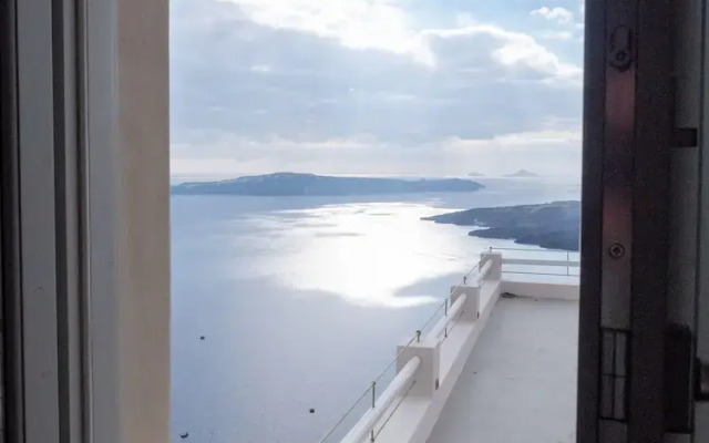 Caldera Cliff Illusion