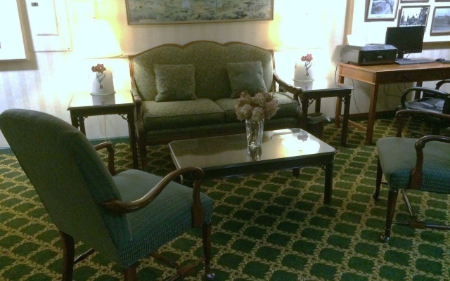 Fairbanks Inn