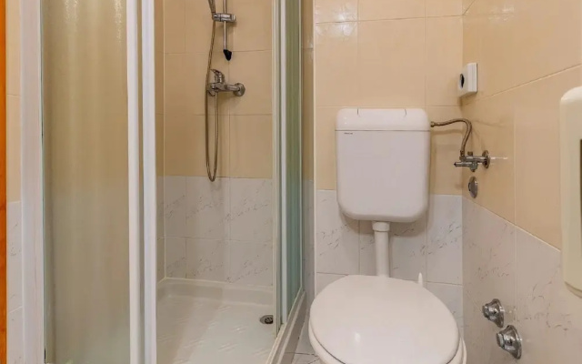 Attractive Apartment in Banjole near Fratarski Otok Island