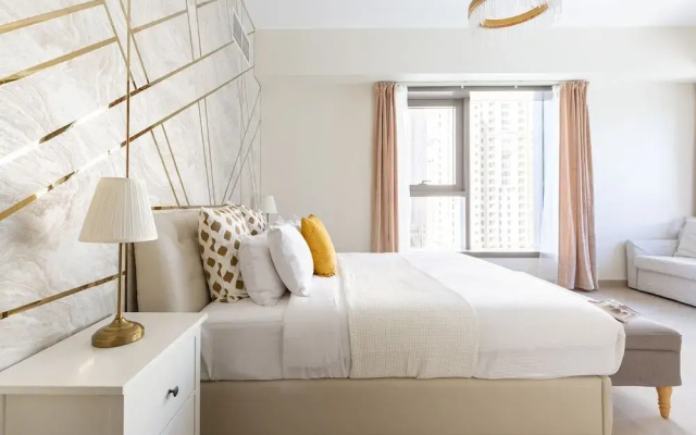 Sophisticated 2BR in Dubai Marina - Your Dream Destination!