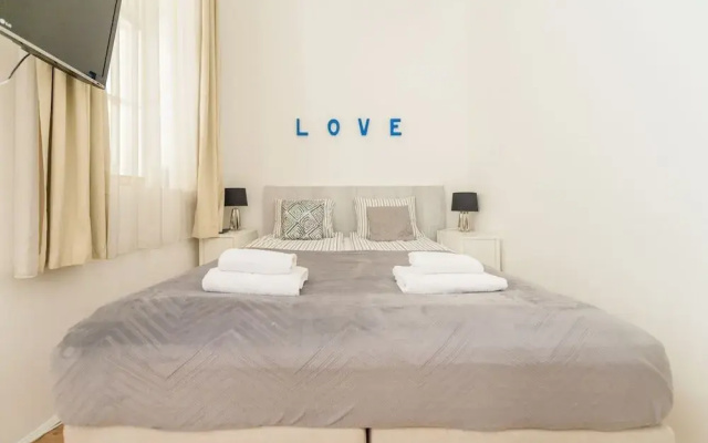Maphi Bleu - Urban Suite