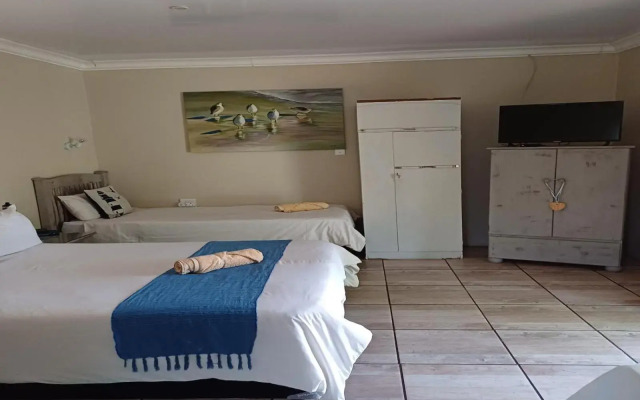 Palms Lodge