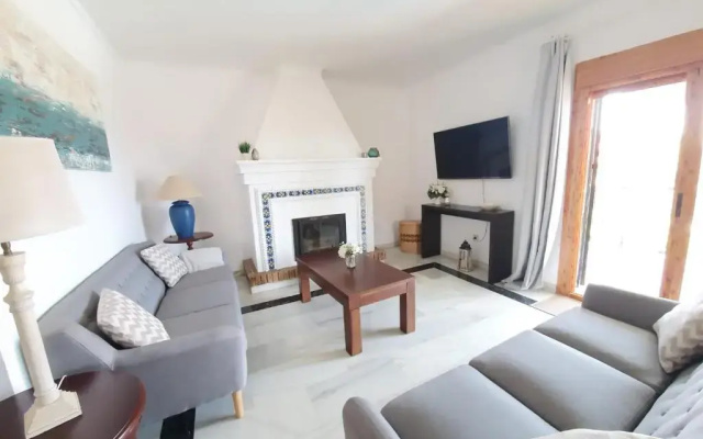Beautiful 5 Bedroom Villa, Sea Views, Private Pool