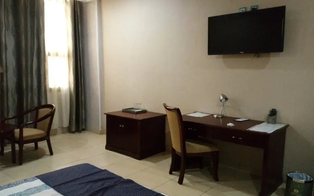 Ramada Pearl Hotel