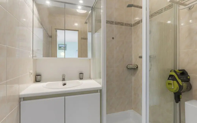 Spacious Studio Near Seafront