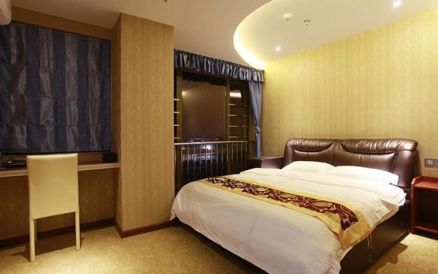 Chongqing 520 Fengqing Hotel