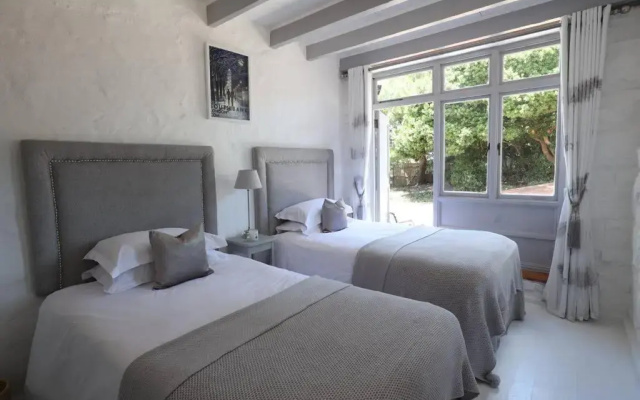 Chapmans Peak Lodge Noordhoek Cape Town.