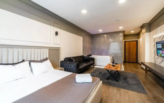 Arena Luxury Sui̇tes Hotel