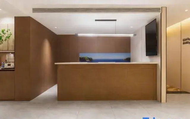 Home Inn Ruibai·Cloud Hotel (Huludao Central Hospital Branch)