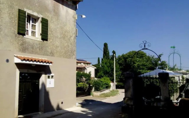 Country House Deja