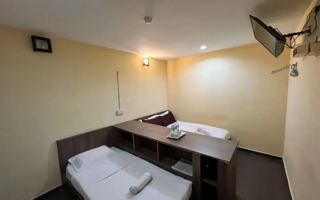 Hotel O Ezi Inn