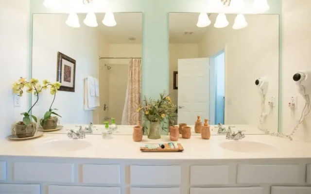 Vista Cay Villa - New!
