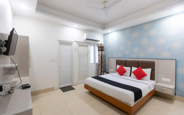 Capital O 64120 Hotel Noida Residency
