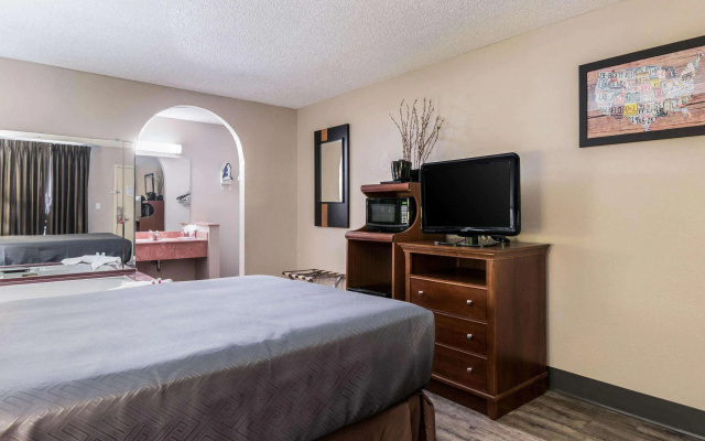 Econo Lodge Gainesville Downtown Area