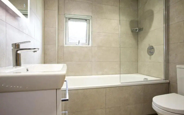 LOCH TAY HIGHLAND LODGES and GLAMPING PARK
