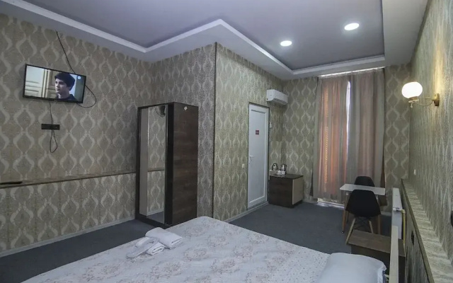 Arena Inn