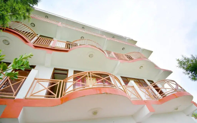 Vivek Palace Deluxe by OYO Rooms