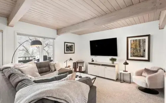 Standard Two Bedroom - Aspen Alps #402