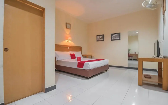 RedDoorz @ Cherry Garden Hotel Medan