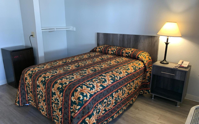 E-Z 8 Motel Old Town