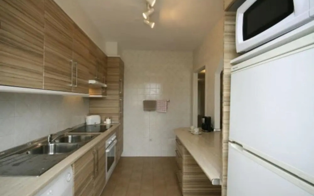 Beautiful Townhouse, Internet, Air Con, 5 Guests