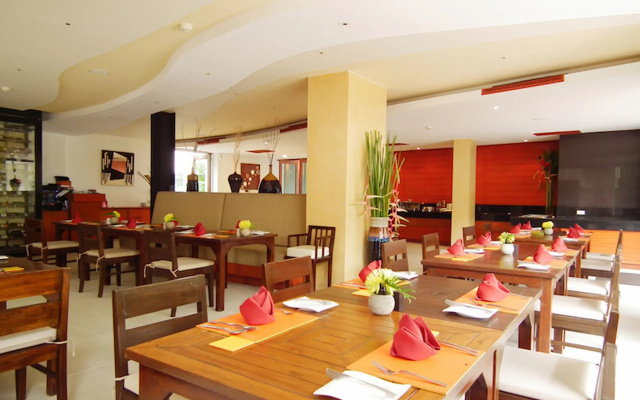 Курортный отель La Flora Resort Patong