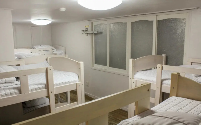 Orange Guesthouse - Hostel