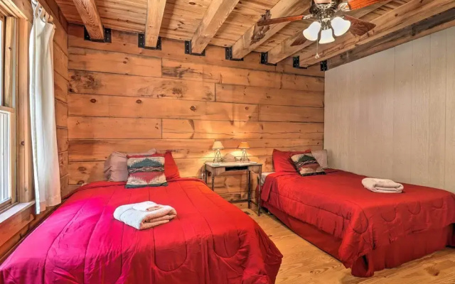 Deck + Game Room: Lakefront Landrum Cabin!