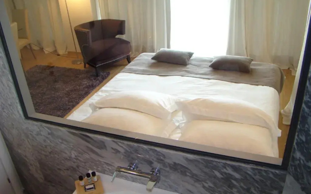 Golden Suites & Spa