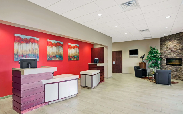 Ramada Hotel & Conference Center by Wyndham Columbus