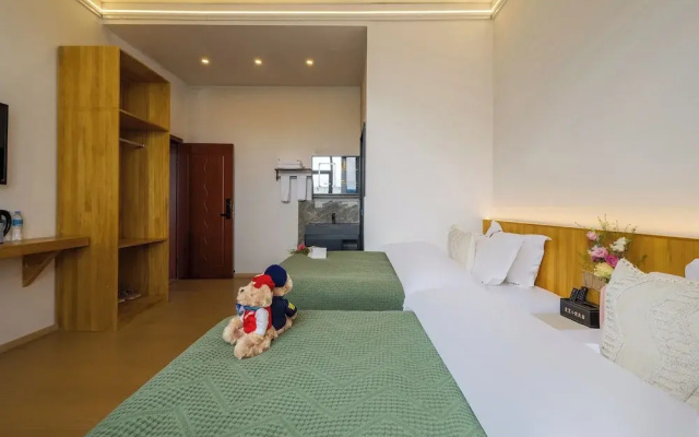 Shangri-La Chenxia Courtyard Homestay