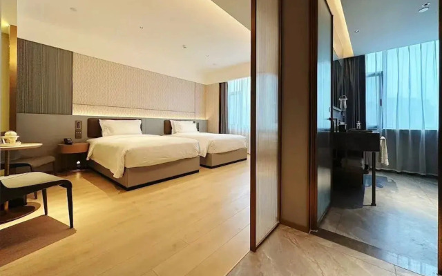 Echarm Plus Hotel