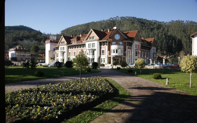 Gran Hotel Balneario вид на фасад