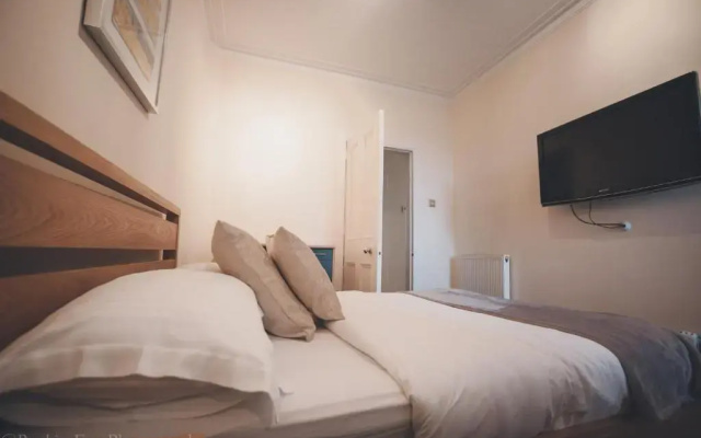 Prime 2 Bedroom City Centre Apt