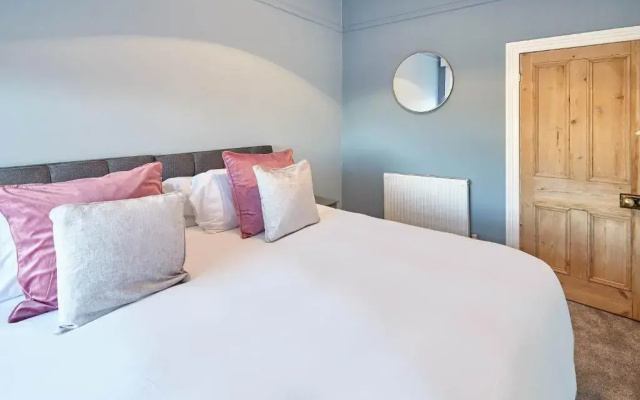 Host Stay Cattersty Hideaway