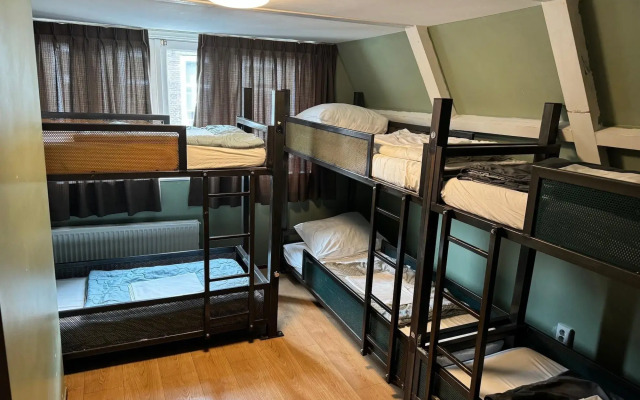 Amsterdam Hostel Uptown