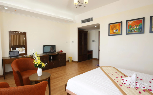 Holiday Central Nha Trang