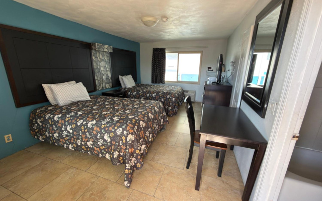 Driftwood Beach Motel