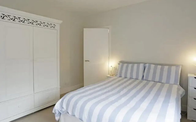 Modern Holiday Home in Aldeburgh Near Beach