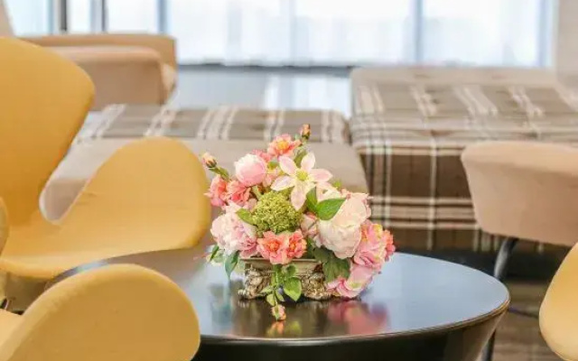 Homeinn Plus Hotel (Huzhou Normal University Yishang Street)