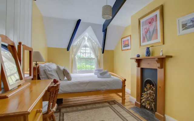 Charming Holiday Home With Lovely Garden