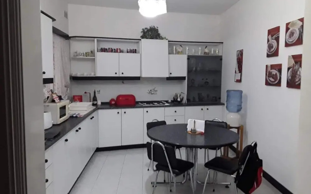 Room in Apartment - very bright well kept apartment