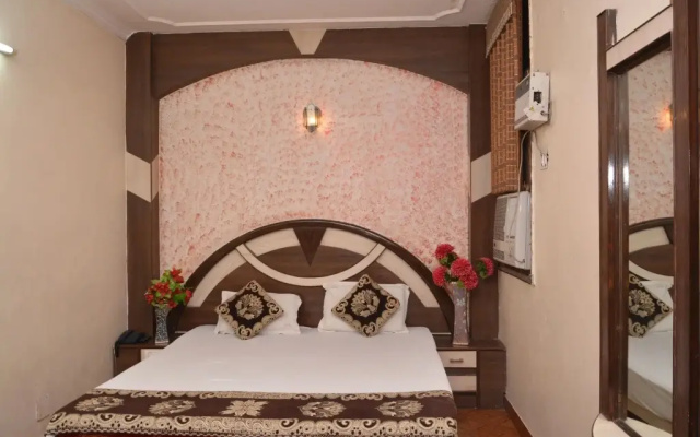 Hotel Yatri International
