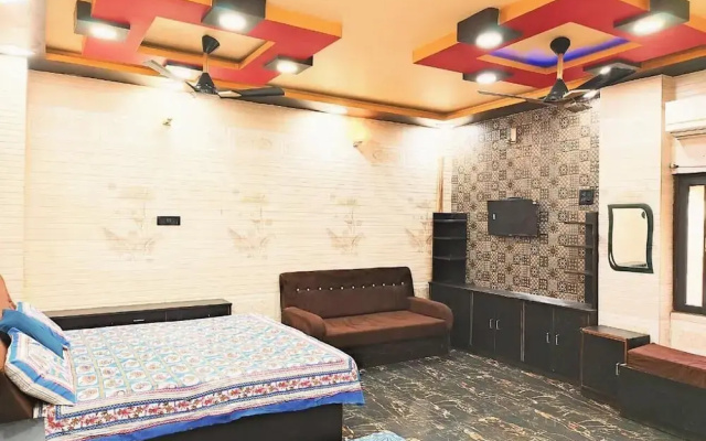 Atharv Paying Guest House