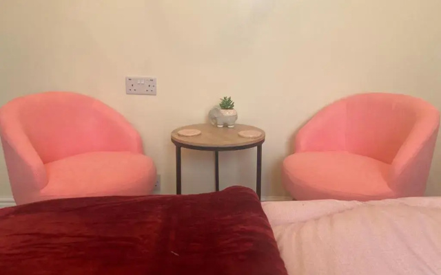 Ellie's Guest House
