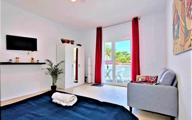 Fantastico 2 - Large Balcony, Free Parking, air Conditioning, Free Netflix, BBQ