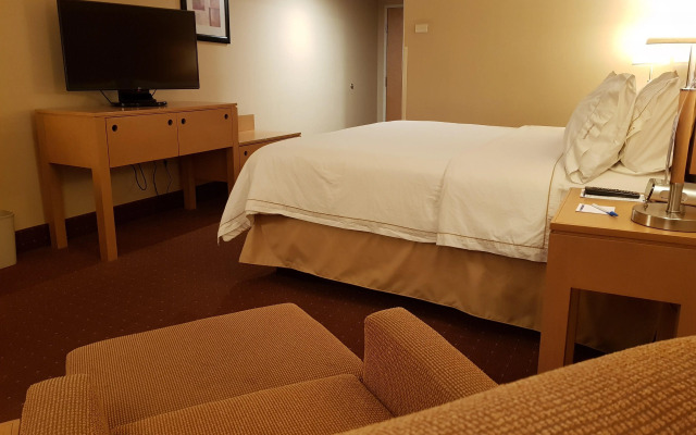 Holiday Inn Express Saltillo Zona Aeropuerto by IHG