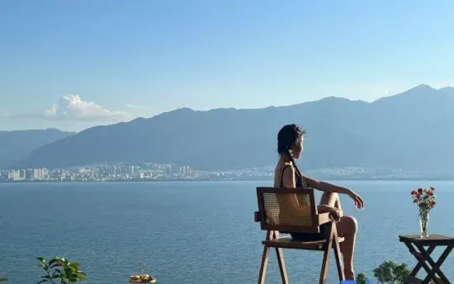 Lisu · Zhenxinghe | Cliffside Sea-view Vacation Homestay in the Clouds